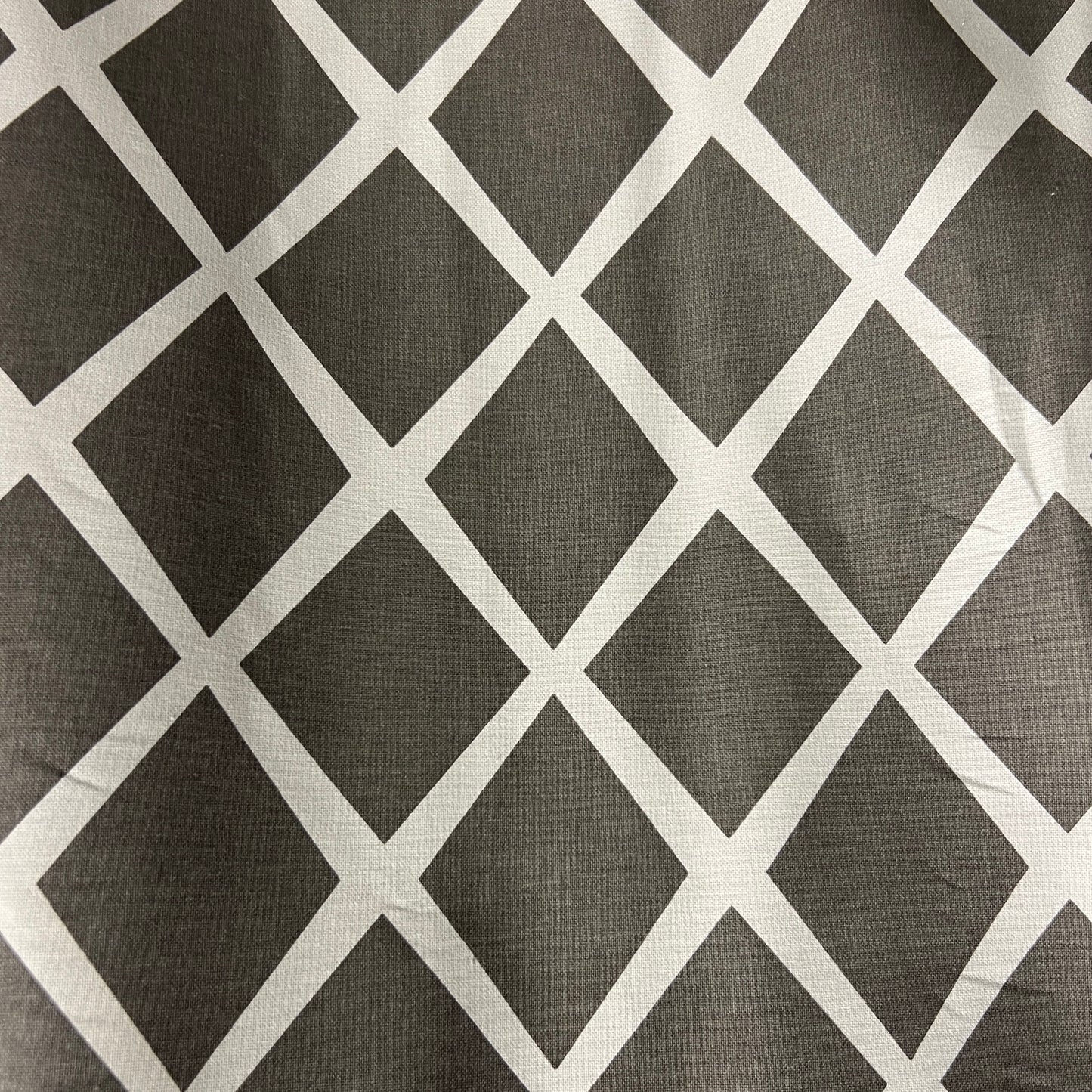 Graphite Diamond Grid – 100% Cotton Modern Print